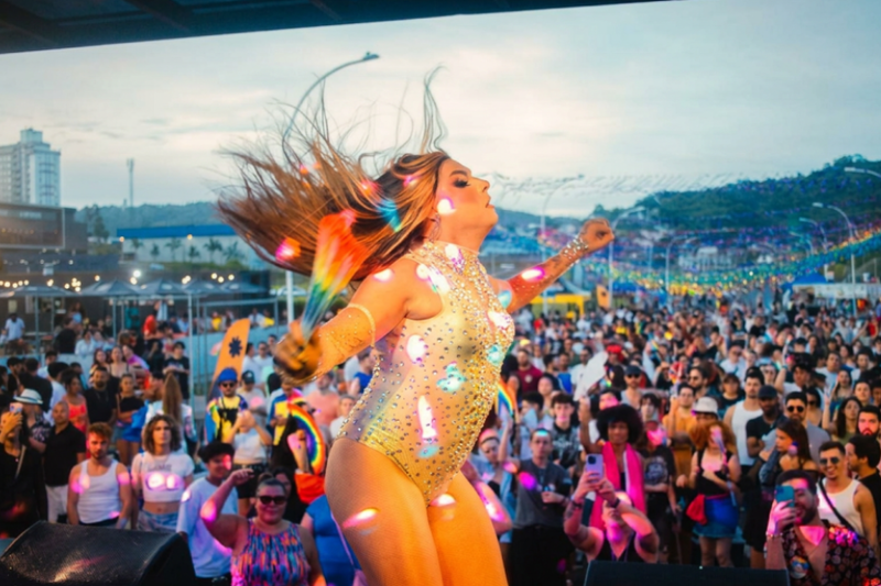 Parada LGBTQIAPN+ de Criciúma movimenta a Rua da Gente neste domingo; confira atrações