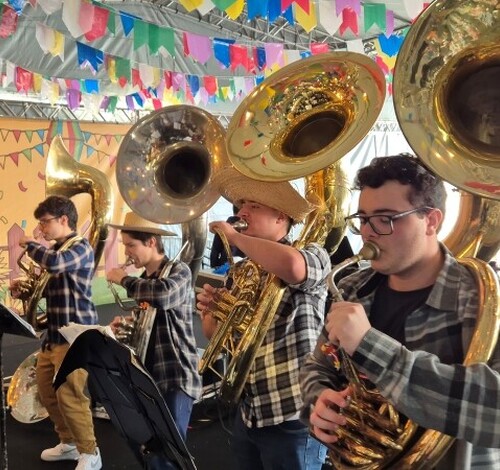 Arraial Solidário celebra a cultura popular brasileira com festa e apresentações no Farol Shopping