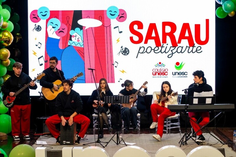 Sarau PoetizArte reúne arte, cultura e protagonismo estudantil no Colégio Unesc