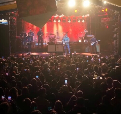 Samuel Rosa reúne grande público no encerramento da 33ª Festa do Peixe