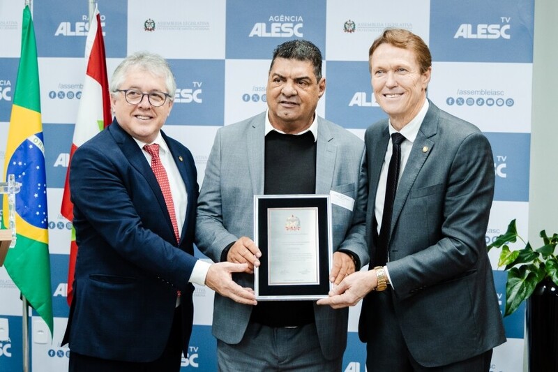 Coopercocal é homenageada pela Alesc após conquistar prêmio nacional da Aneel