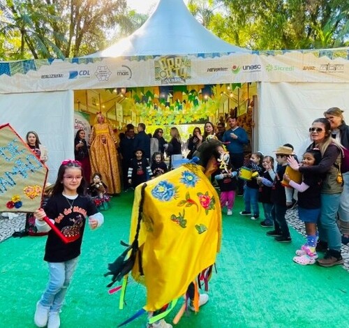 Comércio de Criciúma terá horário estendido neste sábado com Arraiá Solidário e atrações culturais
