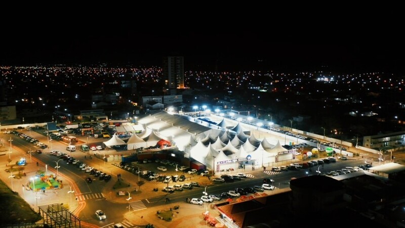 Gastronomia e shows nacionais levam mais de 70 mil pessoas à Festa da Tainha