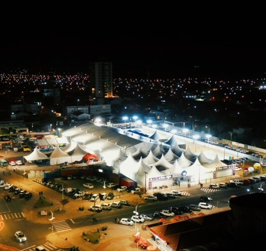Gastronomia e shows nacionais levam mais de 70 mil pessoas à Festa da Tainha
