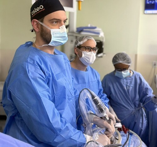 Cirurgia endoscópica da coluna alia procedimento menos invasivo à recuperação mais rápida