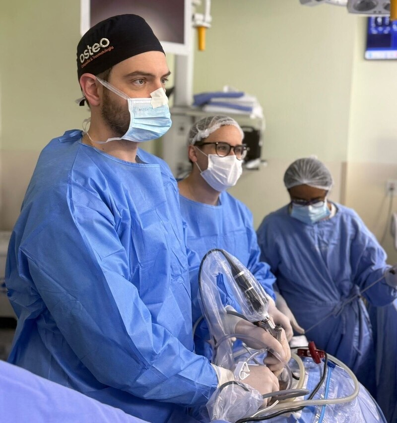 Cirurgia endoscópica da coluna alia procedimento menos invasivo à recuperação mais rápida