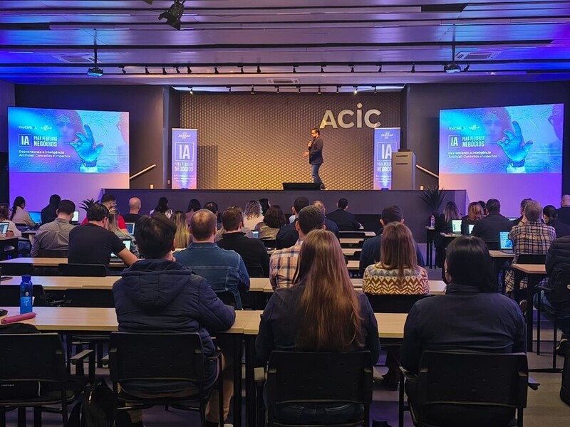 Empresários do Sul de SC aprendem a aplicar Inteligência Artificial nos pequenos negócios