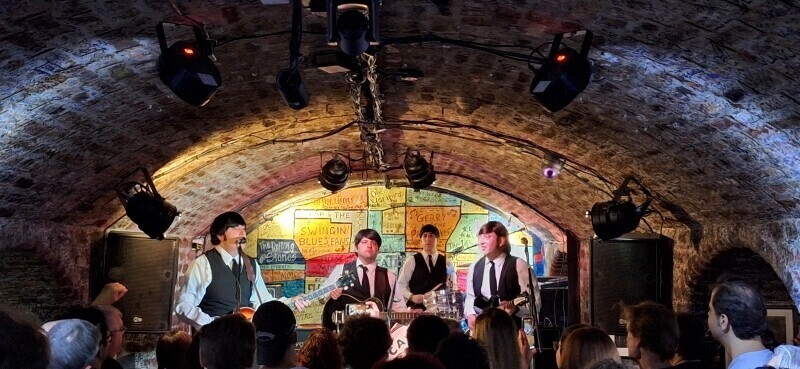 Show gratuito com Star Beatles em Criciúma