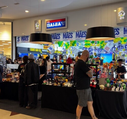 Feira de Vinis e Colecionáveis reúne raridades e nostalgia no Farol Shopping