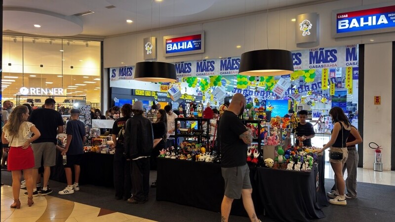 Feira de Vinis e Colecionáveis reúne raridades e nostalgia no Farol Shopping