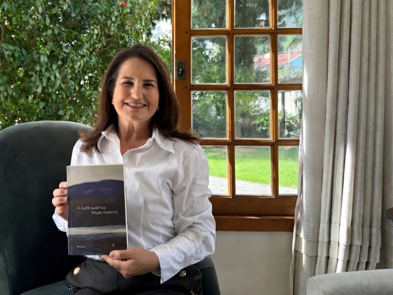 ''A Dupla Ausência'': Magda Medeiros lança romance inspirado na imigração italiana em Santa Catarina