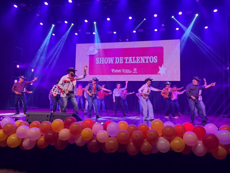 Show de Talentos da Afasc reúne 800 idosos em tarde de apresentações em Criciúma
