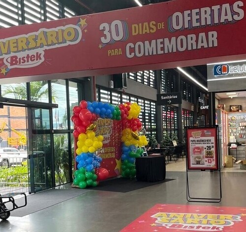 Bistek Supermercados completa 47 anos com campanha de aniversário e ofertas especiais