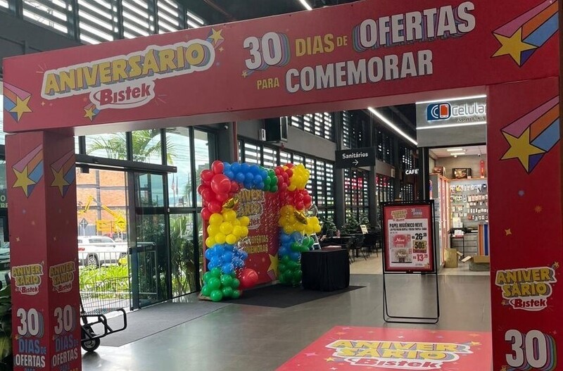 Bistek Supermercados completa 47 anos com campanha de aniversário e ofertas especiais