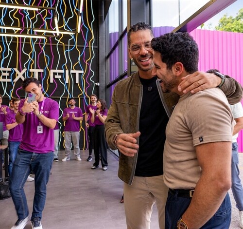 Joel Jota visita Next Fit em Criciúma e acompanha expansão da empresa