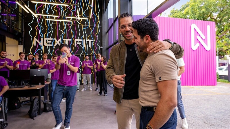 Joel Jota visita Next Fit em Criciúma e acompanha expansão da empresa
