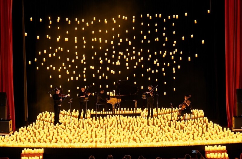 Starlight apresenta clássicos do rock à luz de velas em Criciúma