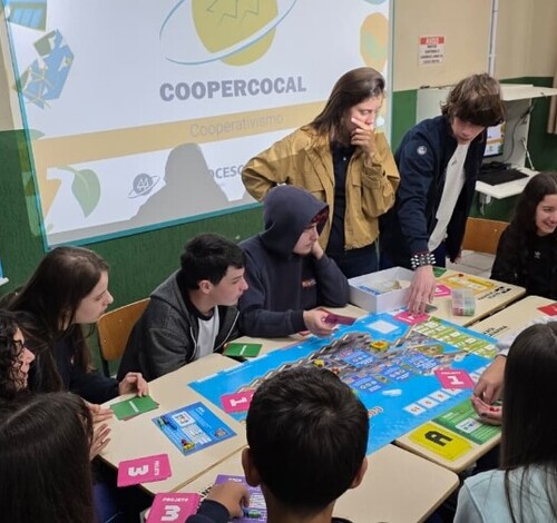 Cooperativismo vira jogo e chega às salas de aula com projeto da Coopercocal