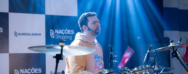 Batalha Drummer reúne 50 bateristas em Criciúma