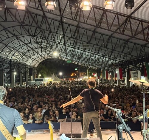 Dazaranha lota CocalFest em noite com mais de 10 mil pessoas em Cocal do Sul