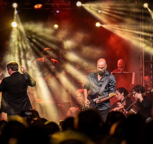 Camerata Florianópolis apresenta tributo ao Queen em Araranguá