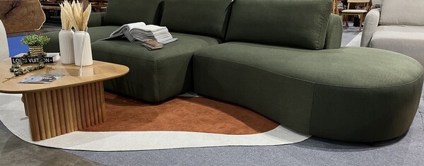 Verde ganha destaque na CasaPronta Criciúma e revela tendências para a decoração