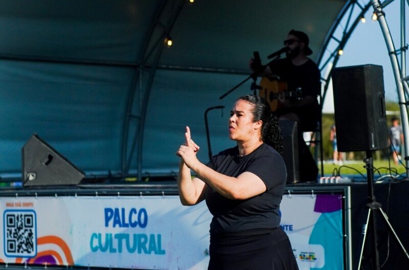 Festival de Libras, workshop circense e música são atrações no Parque Diamante