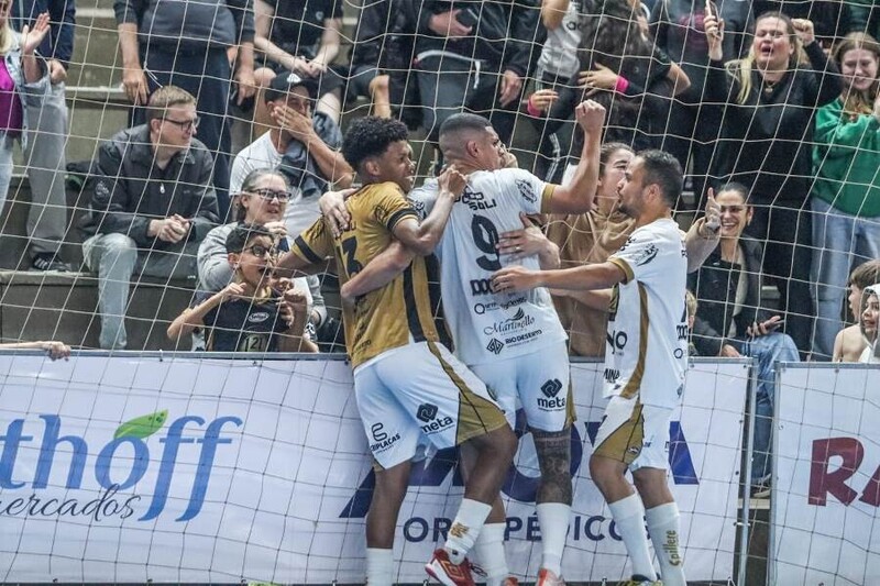 Nesta noite, Criciúma Futsal luta por vaga na semifinal da Copa SC