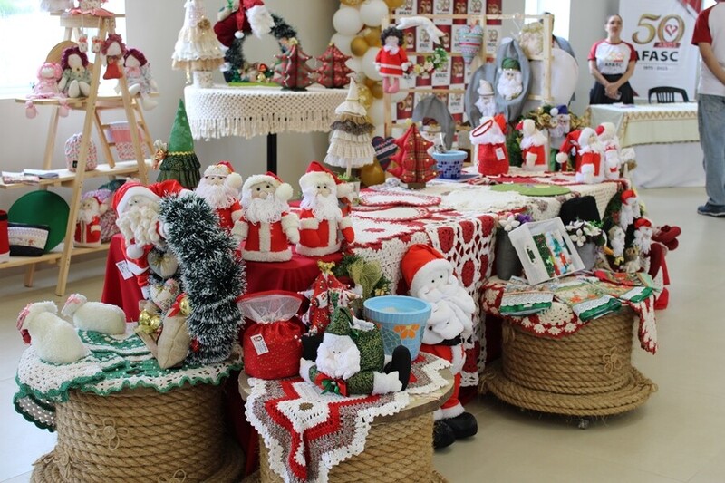 Criações natalinas em exposição no Centro Multiuso da Afasc
