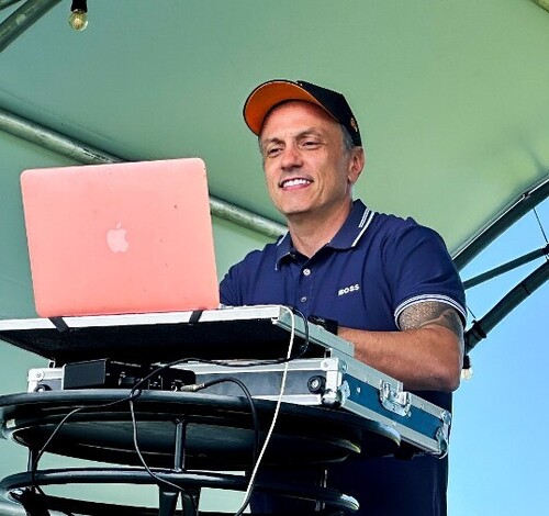 Dj surdo embala 4º Festival de Libras no Parque Diamante