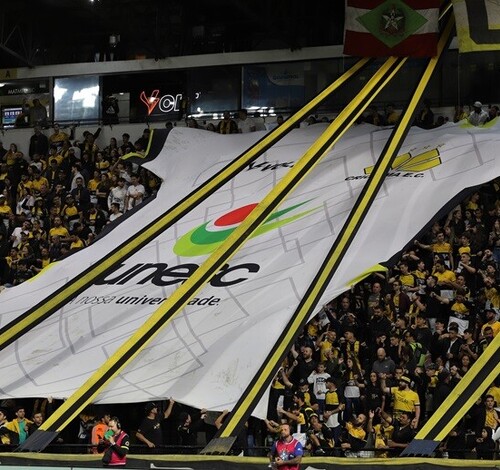 Tigre faz treino aberto no Heriberto Hülse nesta sexta-feira