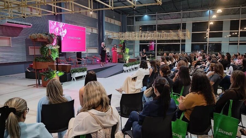 Evento sobre empreendedorismo reúne cerca de 250 mulheres no Crio