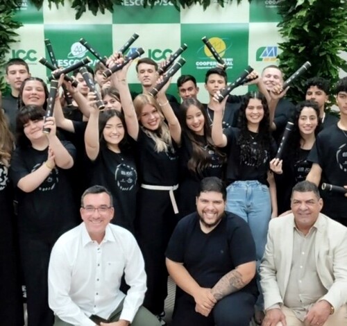 Estudantes celebram formatura do Programa Jovens Cooperativistas da Coopercocal