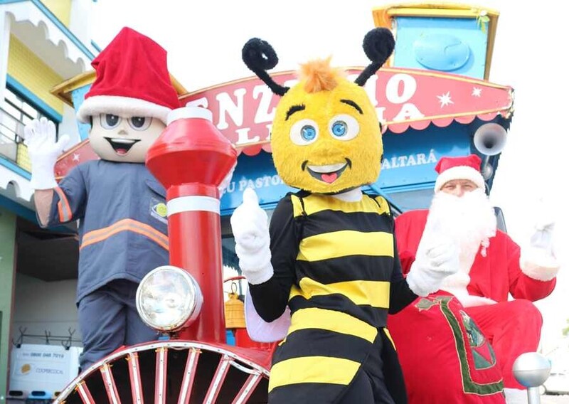  Visita do Trenzinho da Alegria, brindes e sorteios de prêmios no Natal da Coopercocal