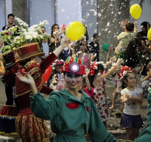 Desfile de Natal no Rio Maina