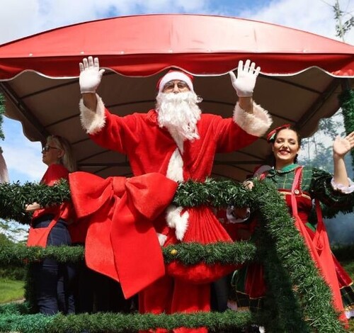 Trem de Natal da FTC encanta mais de 8 mil crianças