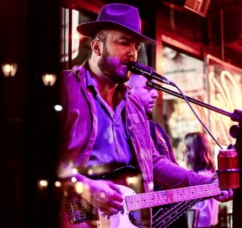 Dia dos Pais com muita música e promoção no Della