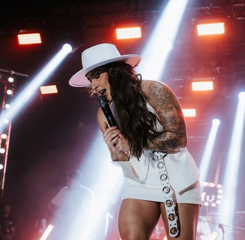 Lauana Prado neste sábado em Balneário Rincão