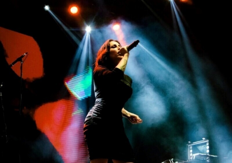 Pitty celebra 20 anos de 'Admirável Chip Novo' com show em Criciúma