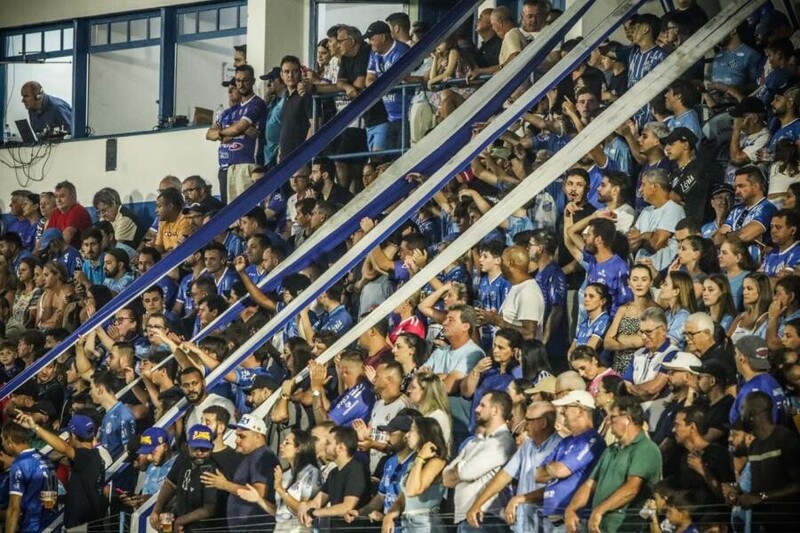 Caravaggio inicia venda de ingressos para duelo com Avaí