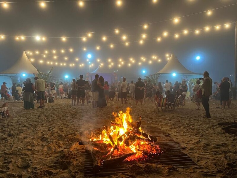 Luau de Verão leva bom público à beira-mar em Balneário Arroio do Silva