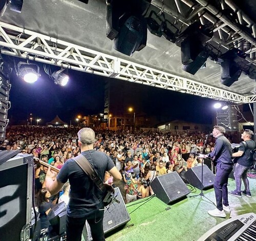 Noite de shows gratuitos em Balneário Gaivota