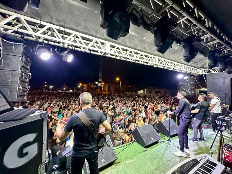 Noite de shows gratuitos em Balneário Gaivota