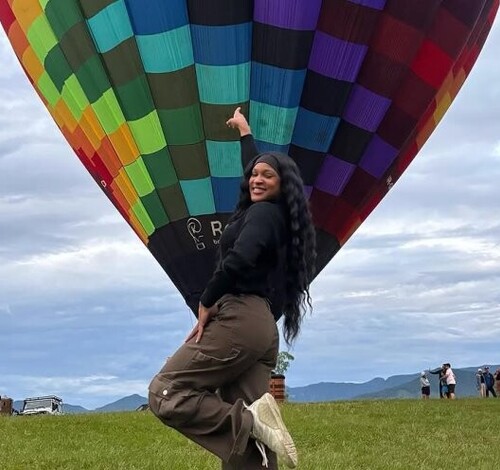 Medalhista olímpica, Rebeca Andrade conhece encantos de Praia Grande 