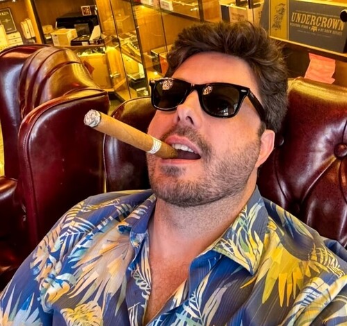 Danilo Gentili apresenta stand-up comedy no Sul de SC