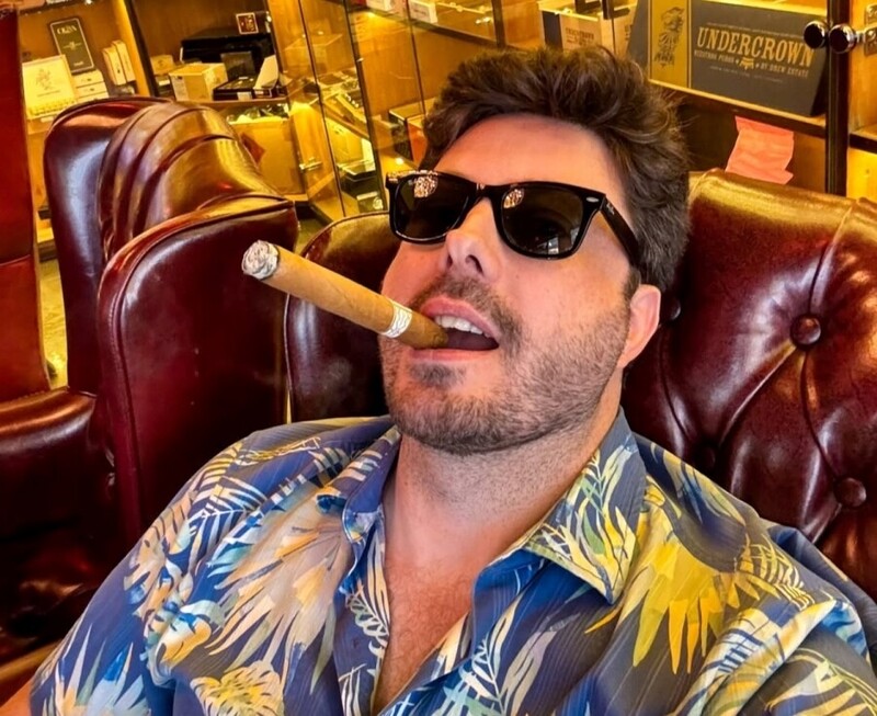 Danilo Gentili apresenta stand-up comedy no Sul de SC