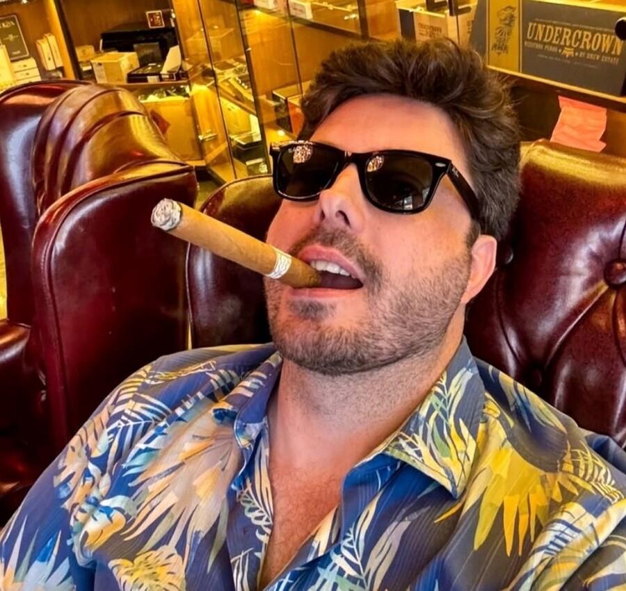 Danilo Gentili apresenta stand-up comedy no Sul de SC