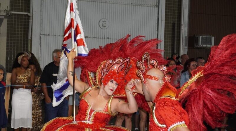 Confira programação do pré-carnaval das escolas de samba de Laguna