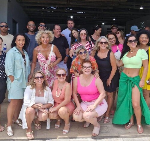 Amizade e nostalgia no reencontro de ex-alunos da Melchíades Bonifácio