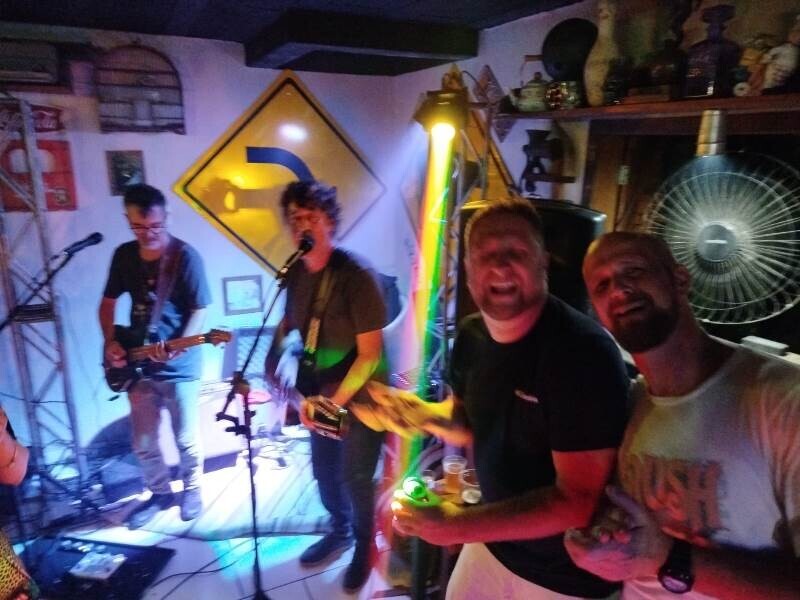  Aniversário com show de Gazu na Confraria DuFranck